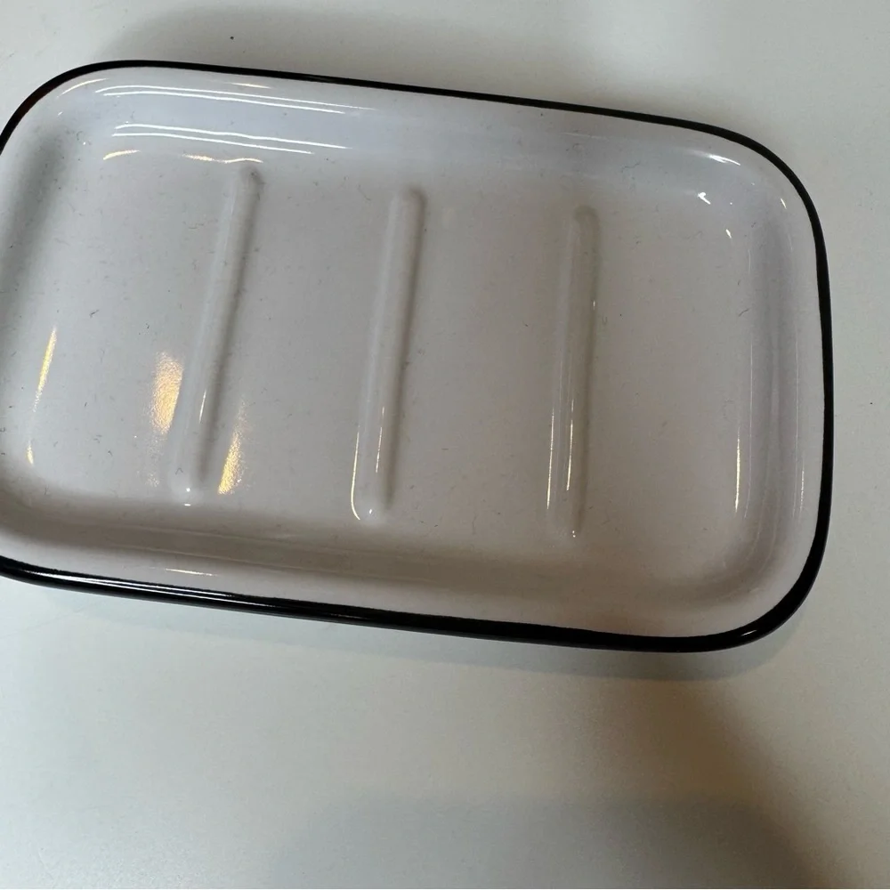 Hearth & Hand Black and White Soap Dish